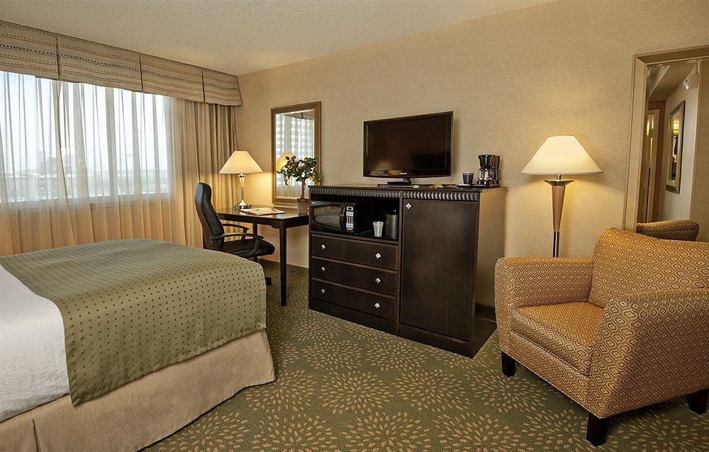 Holiday Inn Alexandria At Carlyle By Ihg מראה חיצוני תמונה